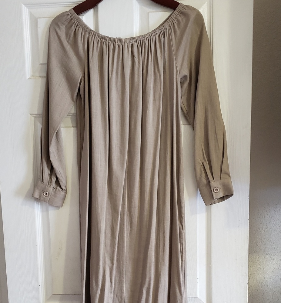 Dress - Picture 3 of 4